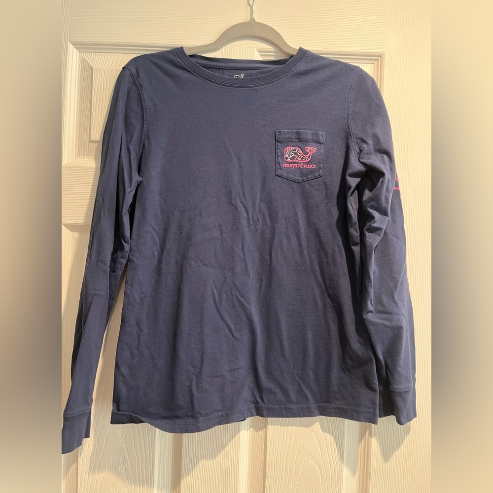 Women’s size small vineyard vines long sleeve shirt
